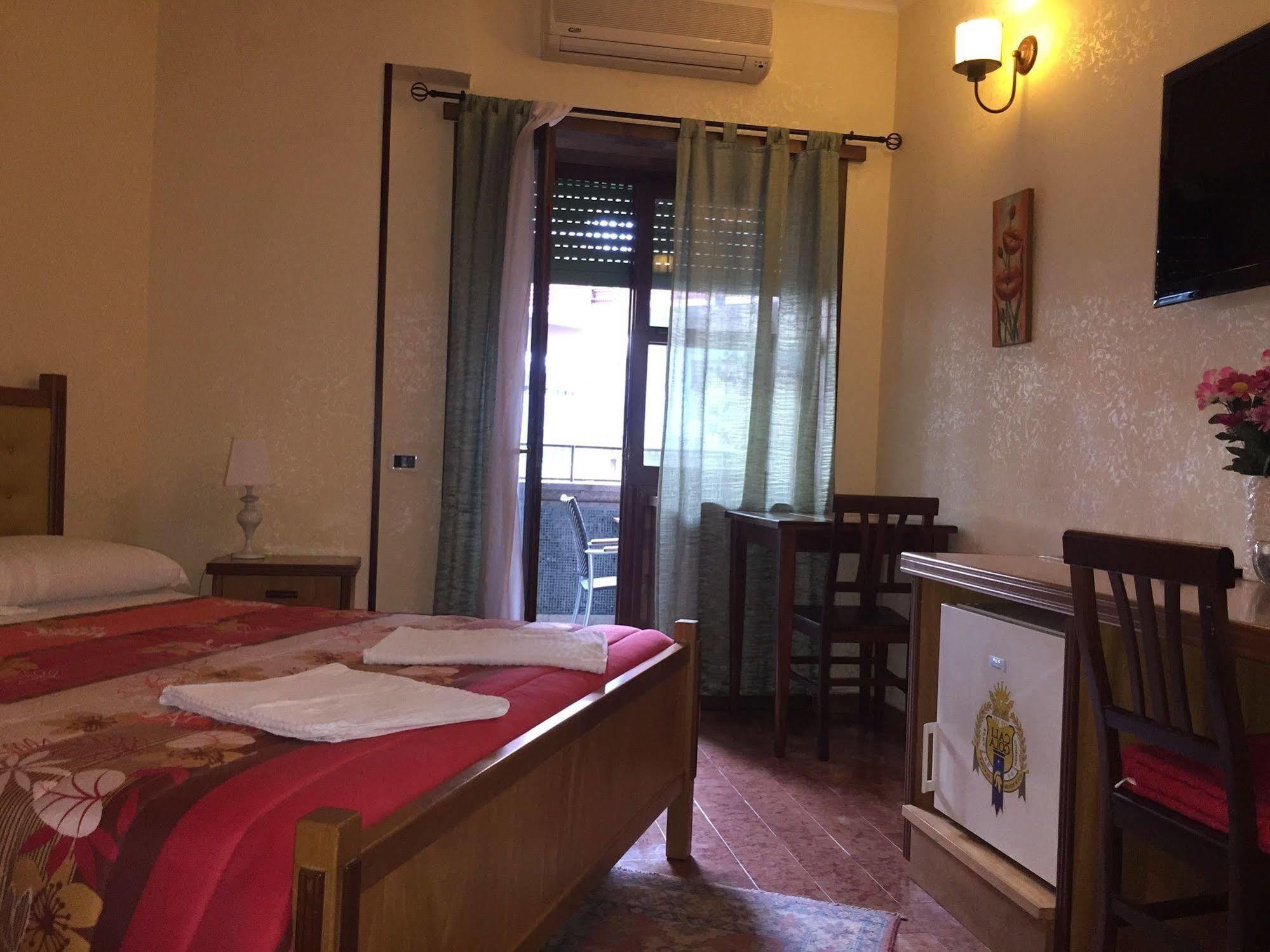 Caligola Resort Rzym Zewnętrze zdjęcie
